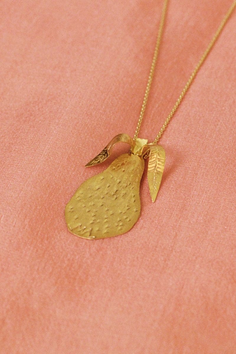 Pera Pendant Necklace