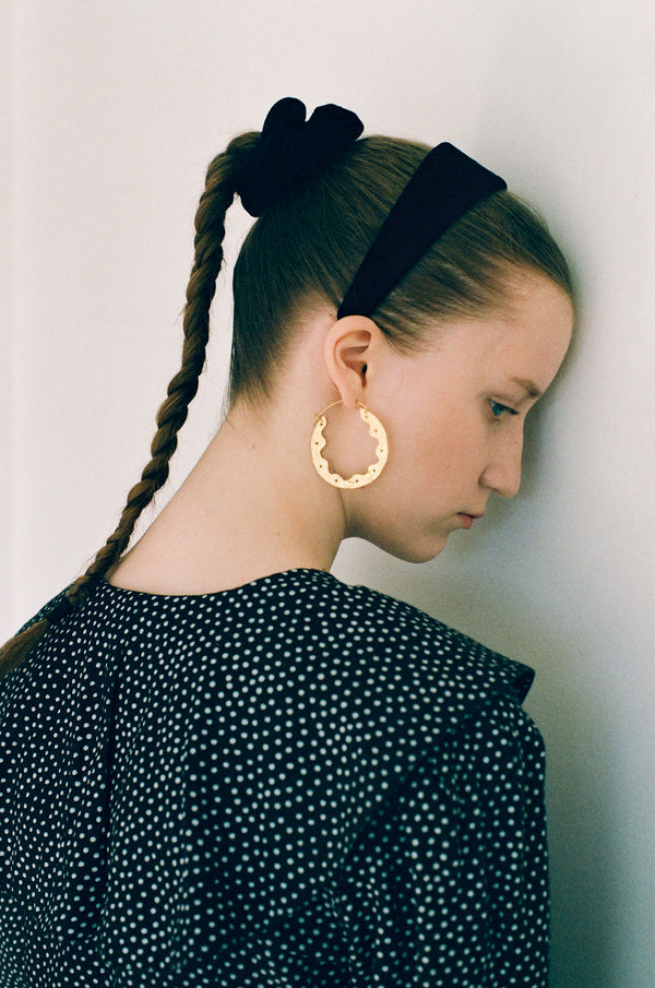 Delik Scalloped Hoops