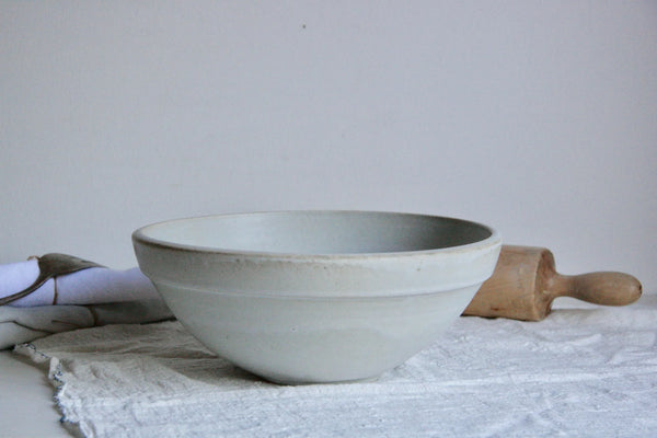 Farmhouse Serving Bowl, Eggshell